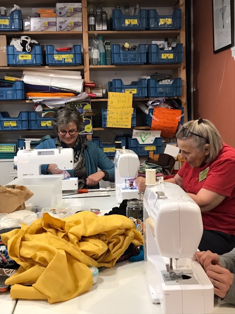 Permanence couture (petite réparation & confection)