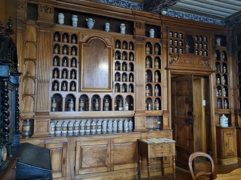 Visite guidée de l'apothicairerie des Visitandines de Crémieu