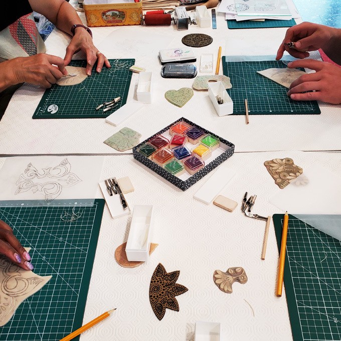 Initiation à l’impression à la planche et à la sérigraphie