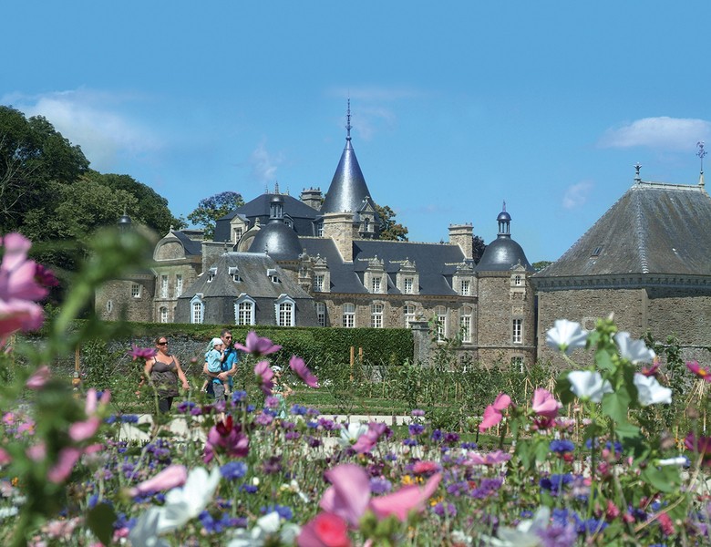 Visite guidée des jardins de la Bourbansais avec le Chef Jardinier sur le thème « Un autre regard sur le jardin : du sol aux ailes »