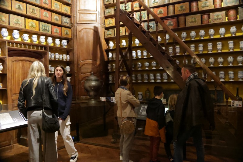 Potions et suppositoires en flûte majeur