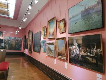 Découvrez la collection de Charles de Bruyères : secrets et chefs-d’œuvre du musée dévoilés