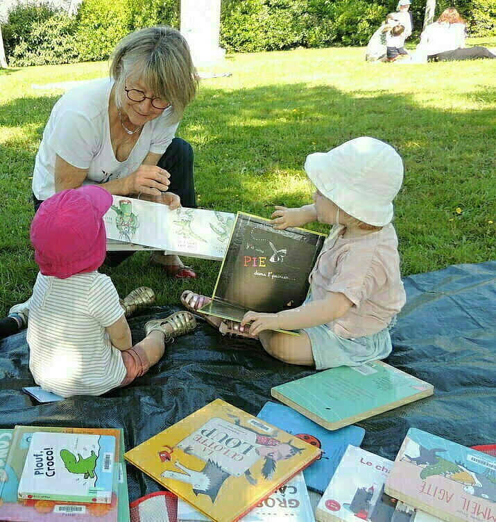 Lecture à la coulée verte
