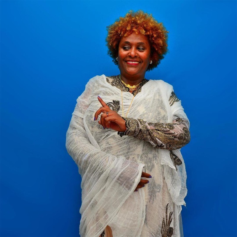 ETÉNÈSH WASSIÉ · Moment Décalé