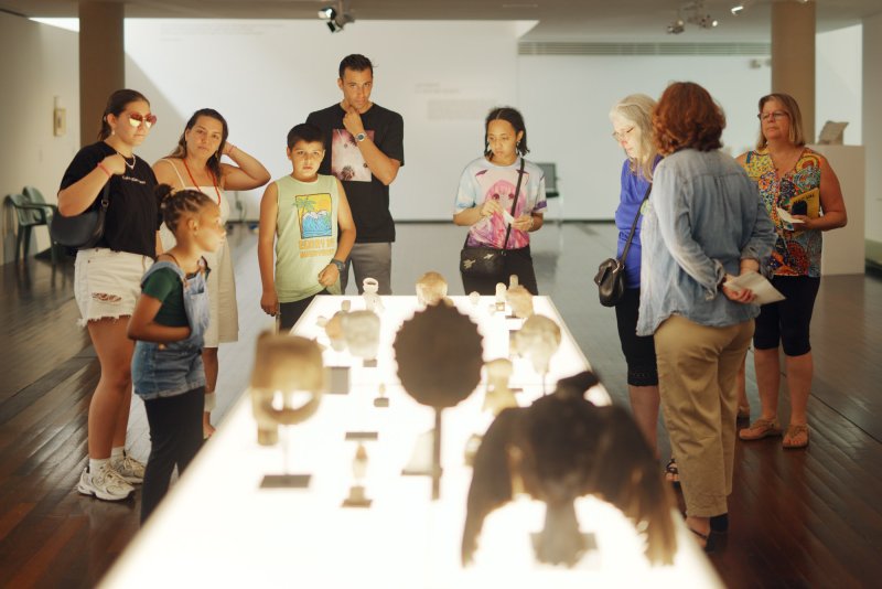 Visite inattendue dans l’exposition « Le genre idéal »