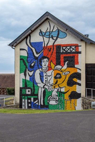 Déambulation entre l'église et la ferme musée de Lisores