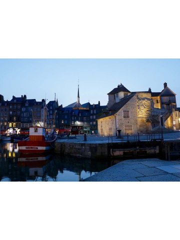 Mise en lumière des carênes et mats au pieds de la Lieutenance à Honfleur