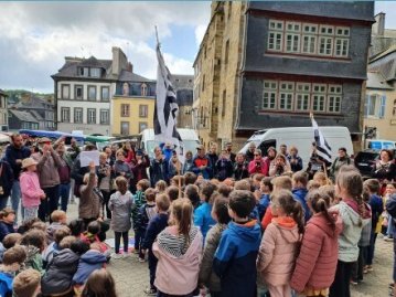 CHANT SUR LE MARCHÉ