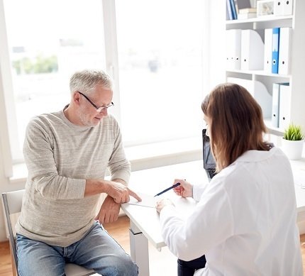 S'informer sur un problème de santé avec un médecin