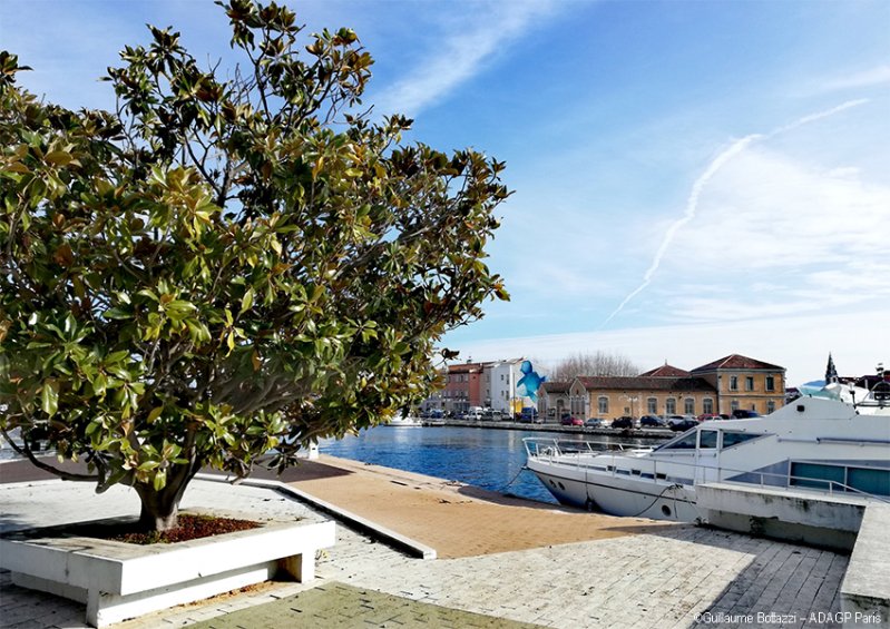 Fresque poétique de Guillaume Bottazzi à Martigues dans le quartier historique, à découvrir à l’occasion des Journées Européennes du Patrimoine
