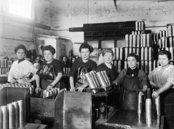 Entre ombre et lumière, les femmes à l'épreuve de la Grande Guerre (1914-1918)