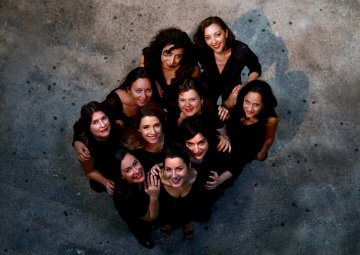 16 femmes