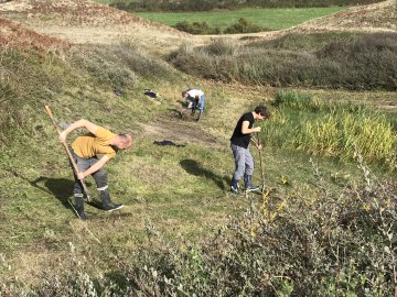 Vauville/50 : Chantier d'entretien des dépressions dunaires de la réserve naturelle de la mare de Vauville