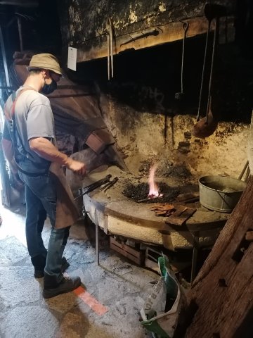 Démonstration du Forgeron et d'une menuisière: découvrez un savoir-faire d'antan !