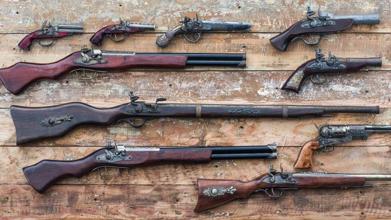 Salon des antiquités militaires, de la chasse et de la coutellerie