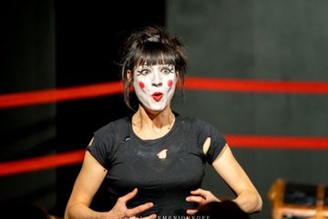 [clown contemporain] PIED ROUGE DANS « BANG BANG »