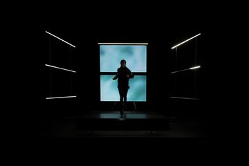 Après son ombre