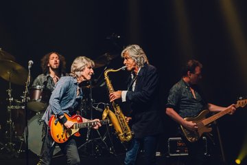 The dire straits experience