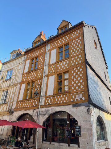Façades en pan-de-bois d'Orléans