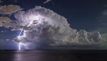 EXPOSITION ORAGES : ENTRE BEAUTÉ ET PUISSANCE PAR SERGE ZAKA
Du 11 mai au 28 juin 2026