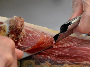 Marché hebdomadaire (terrines artisanales)