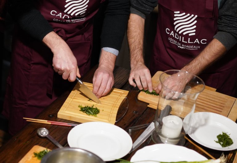 Ateliers de cuisine et dîner à la table du vigneron