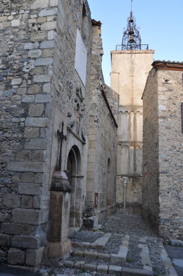 LES BALADES DU CONFLENT : "VISITE DU VILLAGE ET DE L'EGLISE DE CATLLAR"