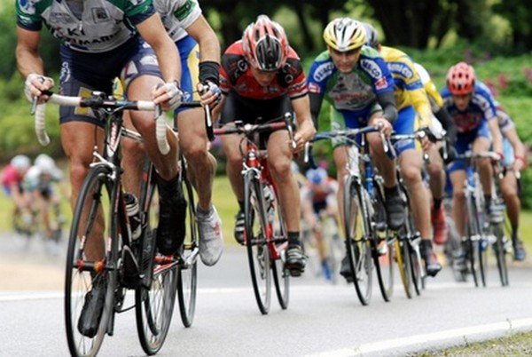 Course cycliste 82ème prix des deux ponts