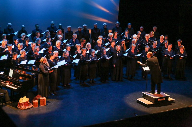 "50 ANS, LE CLASSIQUE S’ÉCHAPPE !" GROUPE VOCAL ARCANA