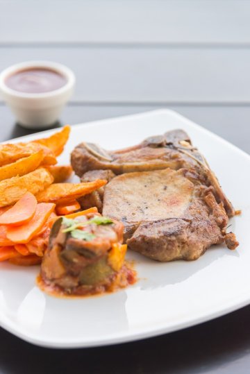 Repas cochonnaille par le Comité des Fêtes de Pineuilh