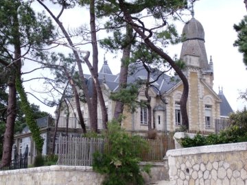 Taussat-les-Bains : Villas, célébrités et bains de mer d’autrefois