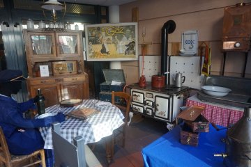 Exposition d'anciens matériels électroménager et d'affiches publicitaires