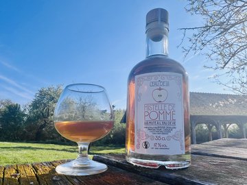 Rencontre avec l'Eau de là (liqueurs)