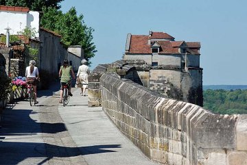 Visite thématique à Langres : A 2, 3 ou 4 roues, les remparts, on fait le tour !