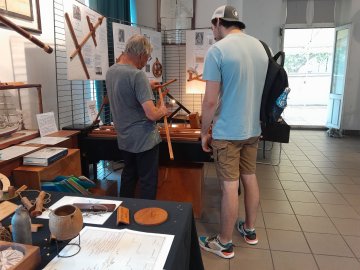 Exposition de re-créations d'instruments de navigation et d'astronomie
