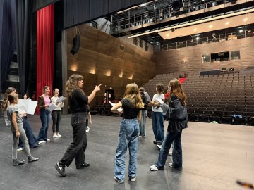 Coulisses, régie, plateau : poussez les portes du Théâtre Le Carré Sainte-Maxime !
