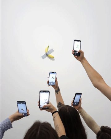 Visite libre de l'exposition "Dimanche sans fin. Maurizio Cattelan et la collection du Centre Pompidou"