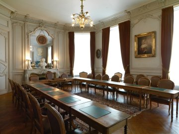 Visite de l'Académie nationale des sciences, belles-lettres et arts de Bordeaux dans un bel hôtel particulier du XIXe