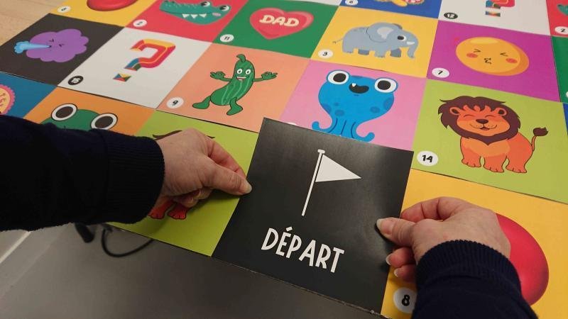 Cubetto fait des histoires à la bibliothèque !