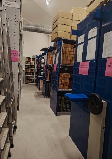 Visite de l'atelier et des magasins de conservation