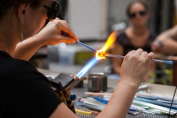 Démonstrations et initiations de verre au chalumeau avec Laetitia Andrighetto