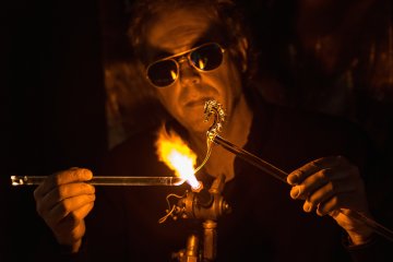 À la découverte d'un métier d'exception : fileur de verre