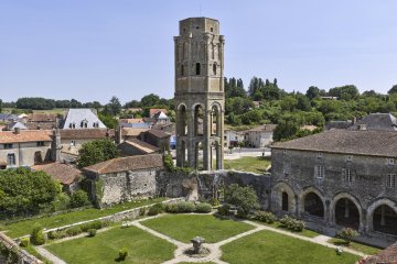 Visite libre de l'abbaye de Charroux