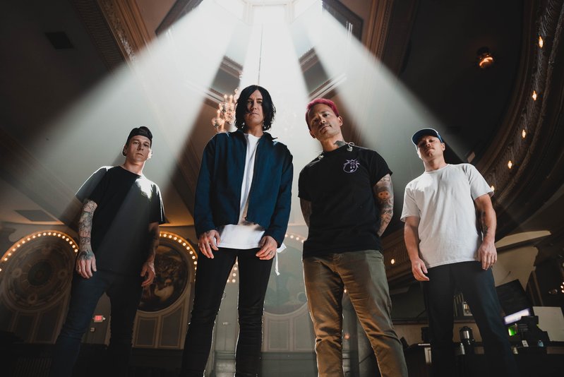 SLEEPING WITH SIRENS