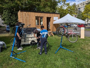 Atelier réparation de vélo avec la Petite Rennes !