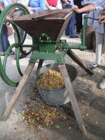Atelier fabrication traditionnelle de jus de pomme
