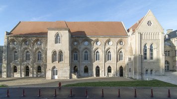 Levez les yeux ! Visite guidée : du palais ducal à l'Artothèque