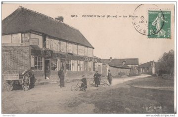 Exposition de photographies et cartes postales locales anciennes