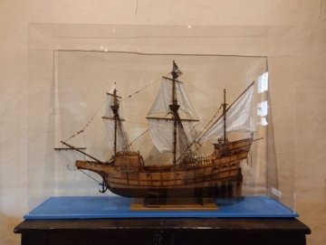 Exposition de maquettes et démonstrations sur le bassin