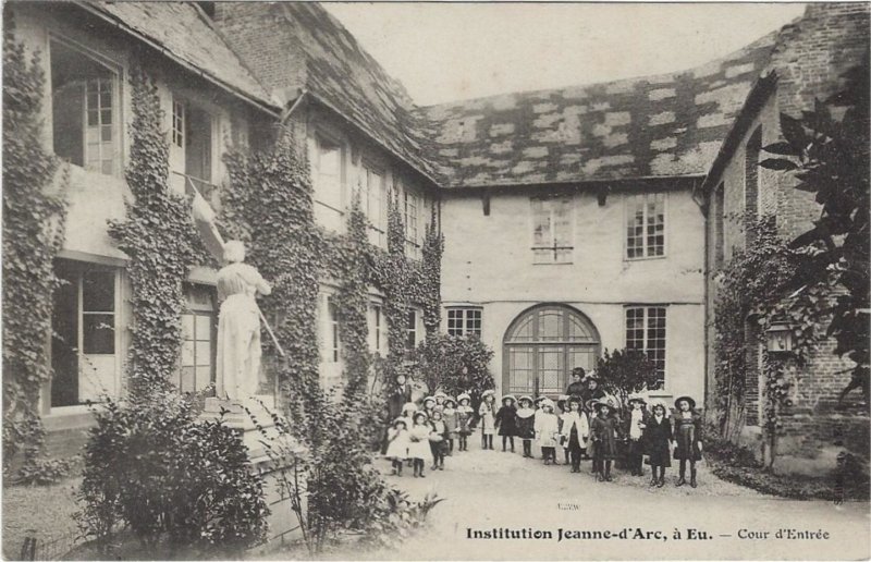 Visite guidée : un siècle d'éducation des jeunes filles à Eu (1862-1972)